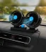 Dvostruki ventilator za vozilo postavljen na instrument tabli automobila tokom vožnje